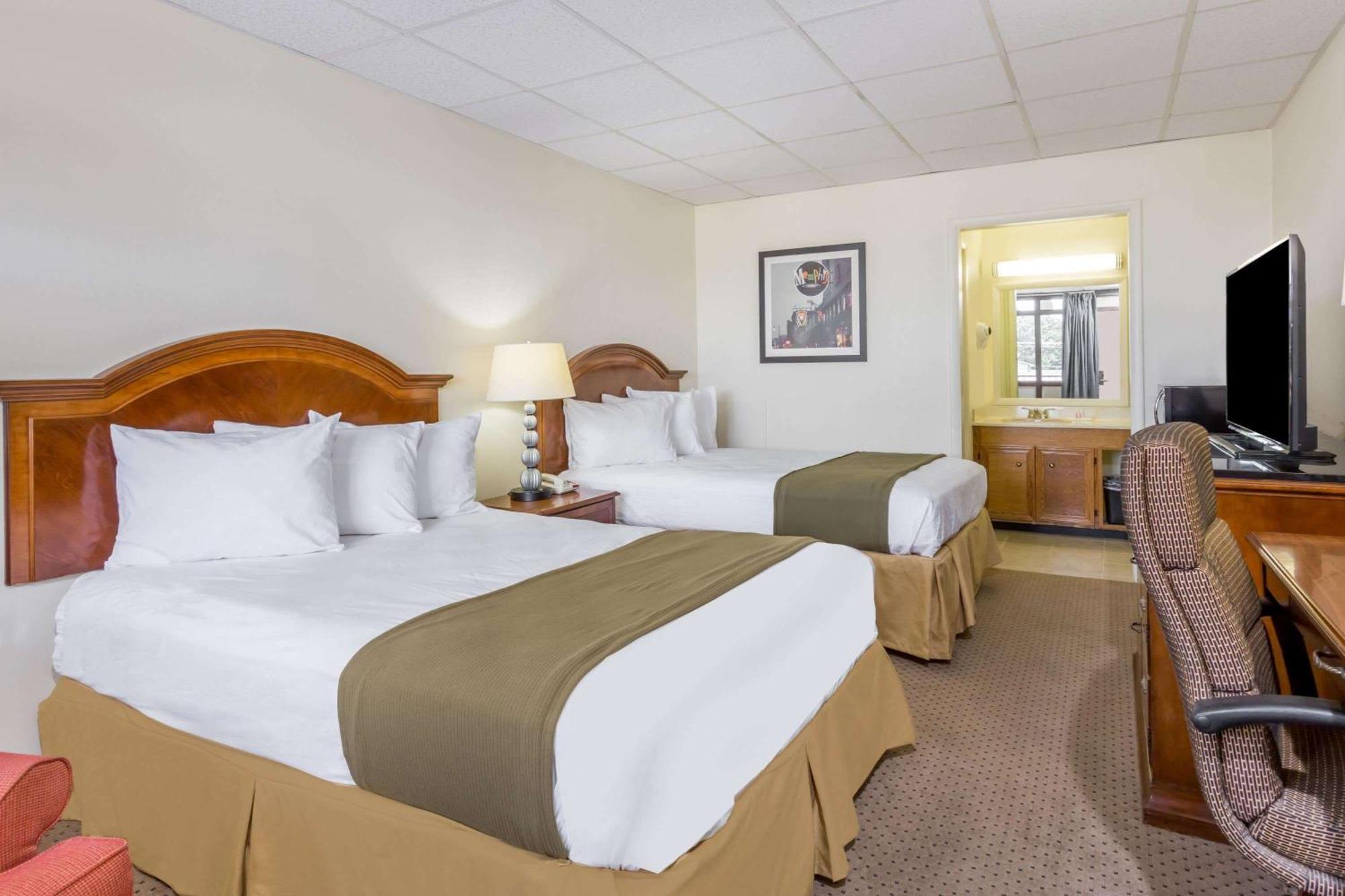 Days Inn By Wyndham Bedford Exterior photo