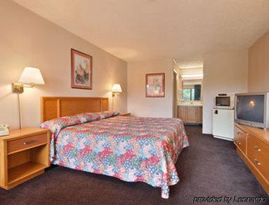 Days Inn By Wyndham Bedford Room photo