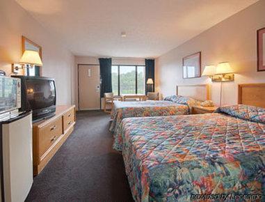 Days Inn By Wyndham Bedford Room photo